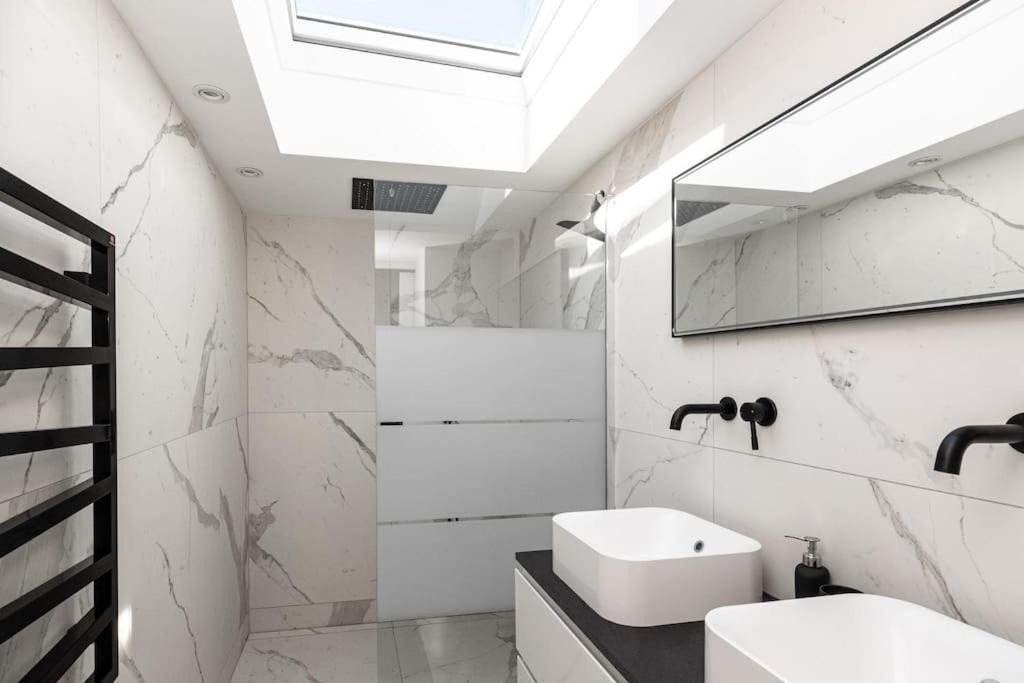 Superbe Appartement Facon Loft A 2 Pas Du Centre ! La Rochelle  Exterior photo